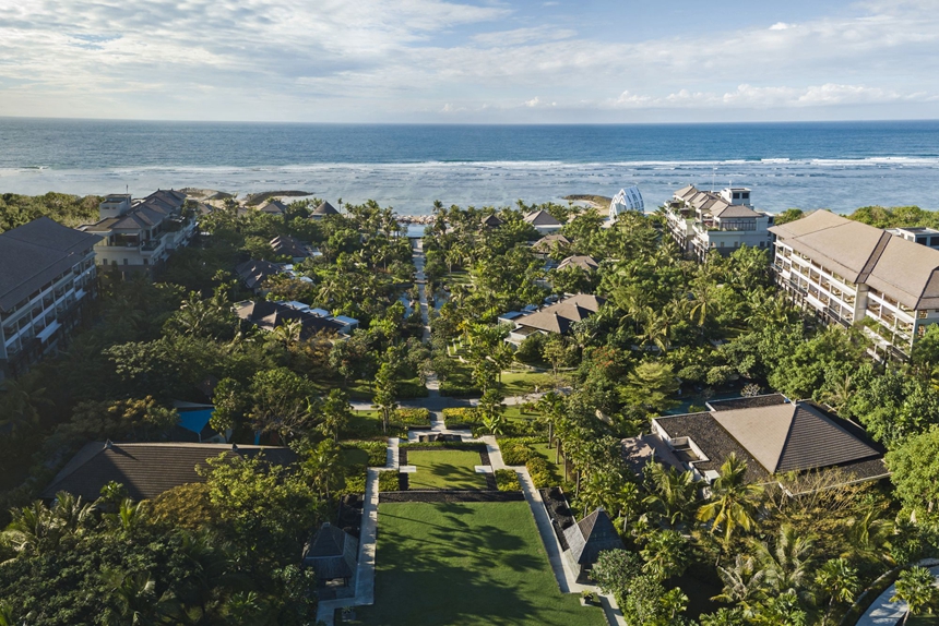 The-Ritz-Carlton-Bali-Overview-1