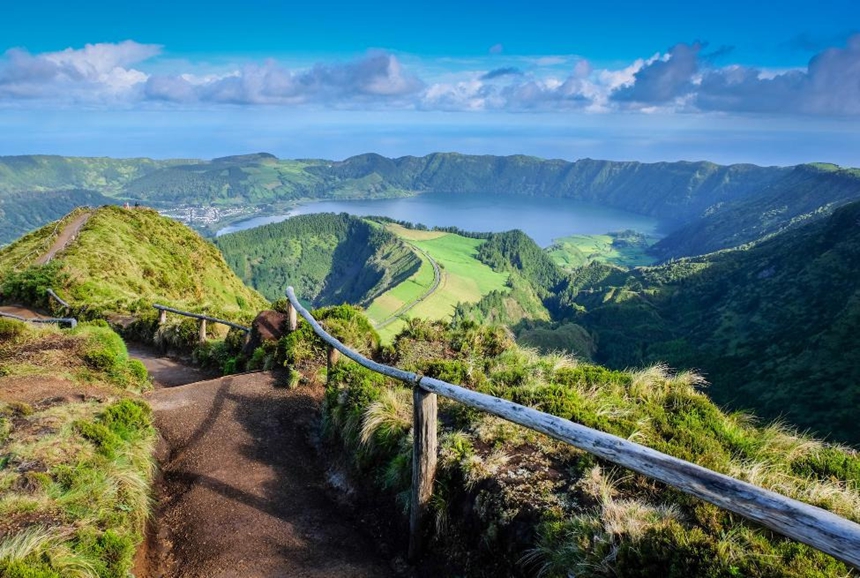 hiking portugal