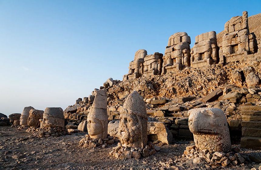 02-mount-nemrut-kingdom-2