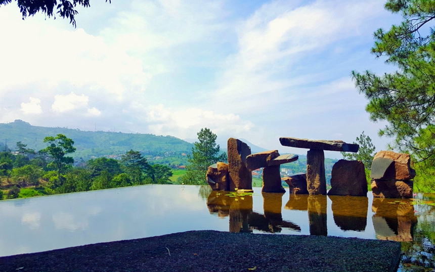 Wot-Batu-Bandung-sarikit-sumantri